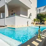 아파트 Aura - Duplex With Balcony
