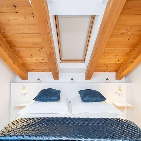 아파트 Aura - Duplex With Balcony