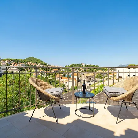Apartment Aura - Duplex With Balcony