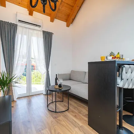 Aura - Duplex With Balcony 公寓