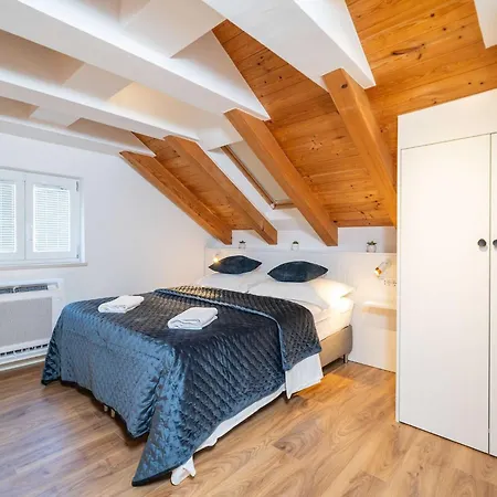 Aura - Duplex With Balcony