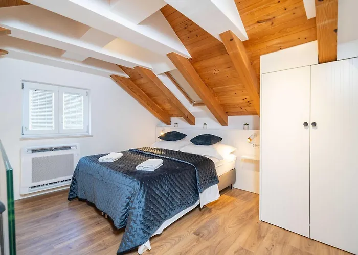 Aura - Duplex With Balcony