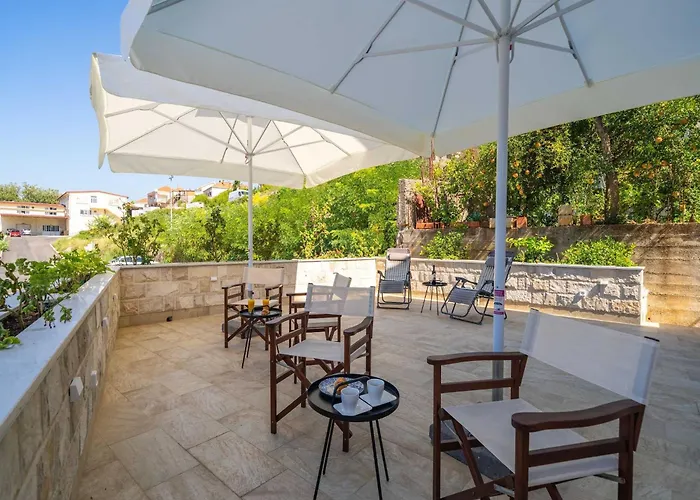 Aura - Duplex With Balcony